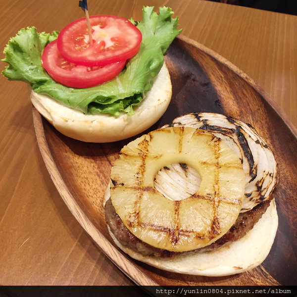 Kua'Aina-8.jpg Kua'Aina-8.jpg