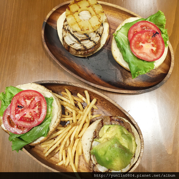 Kua'Aina-10.jpg Kua'Aina-10.jpg