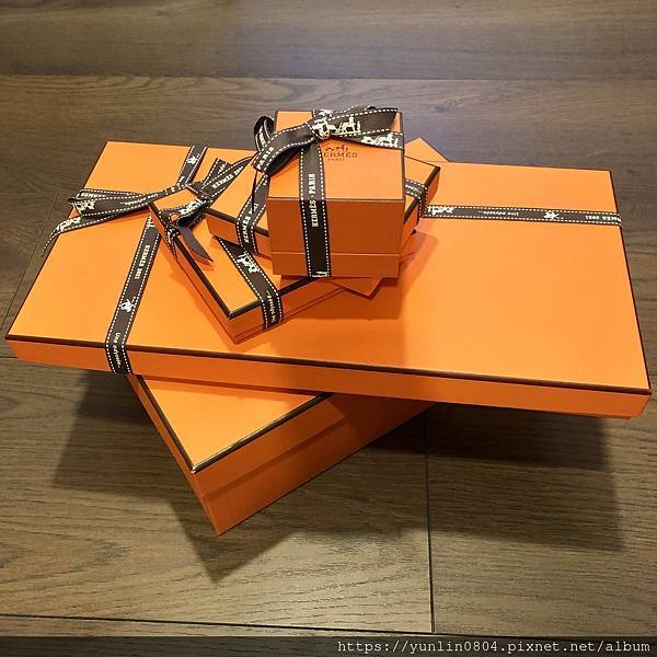 Hermes Orange Box-2.jpg