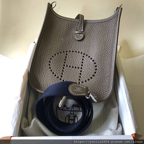 mini evelyne 16-1.jpg