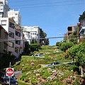 九曲街（LOMBARD STREET）