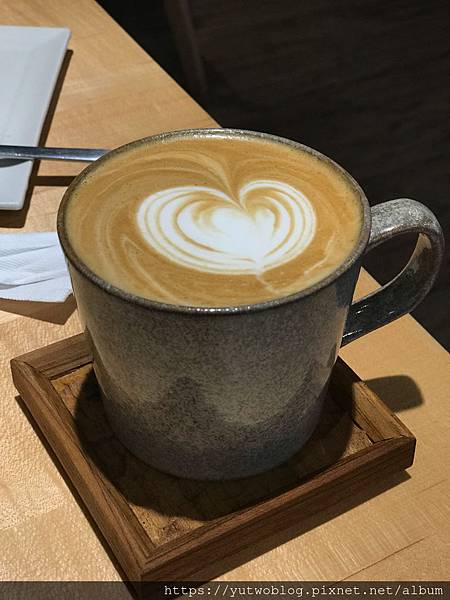 〔台北｜小巨蛋〕Leisure Cafe 不限時咖啡廳 | 