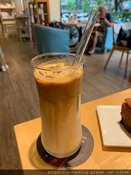 〔台北｜小巨蛋〕Leisure Cafe 不限時咖啡廳 | 