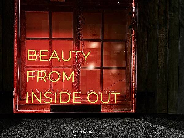 iPhone 16 Pro 攝影風格 / 富士NC經典負片風 iPhone 16 Pro 攝影風格 / 富士NC經典負片風