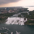 觀瀑塔上看到的 American Falls &amp; Bridal Veil Falls