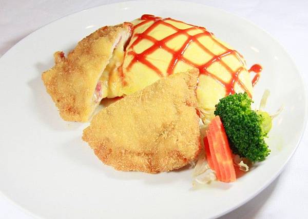 咖哩嘎嘎食堂-起士豬排蛋包飯 咖哩嘎嘎食堂-起士豬排蛋包飯