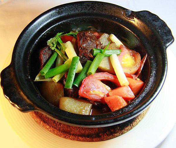 眷村陶鍋菜 - 牛肉嫩白蘿蔔 眷村陶鍋菜 - 牛肉嫩白蘿蔔