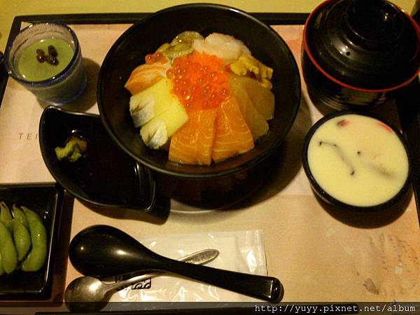 [定食8]-豪華海景丼飯