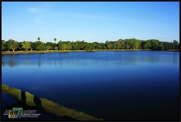 【小吳哥Angkor Wat 】清晨的護城河.jpg