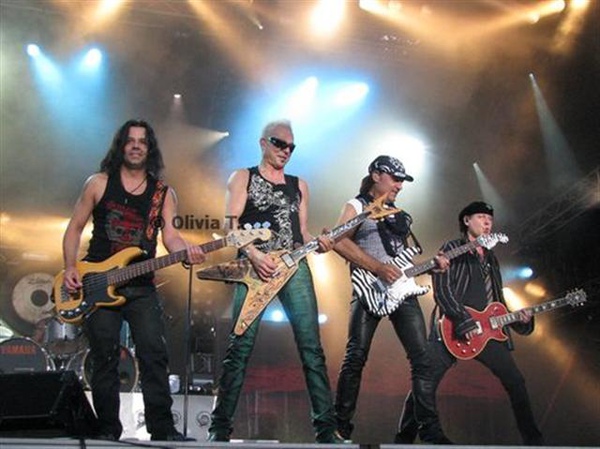 Scorpions Live.jpg