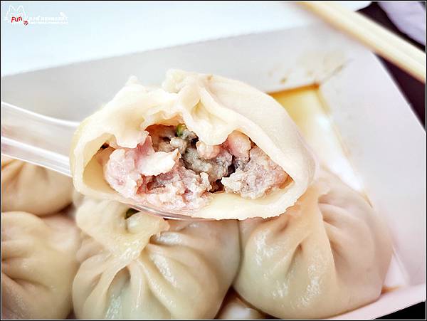 偉園鮮肉湯包 - 013.jpg