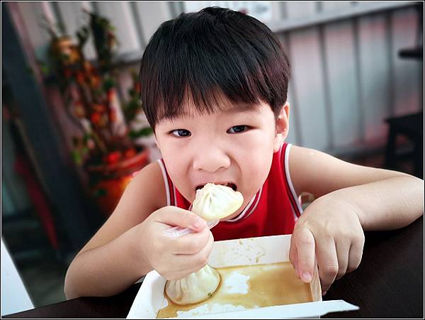 偉園鮮肉湯包 - 040.jpg