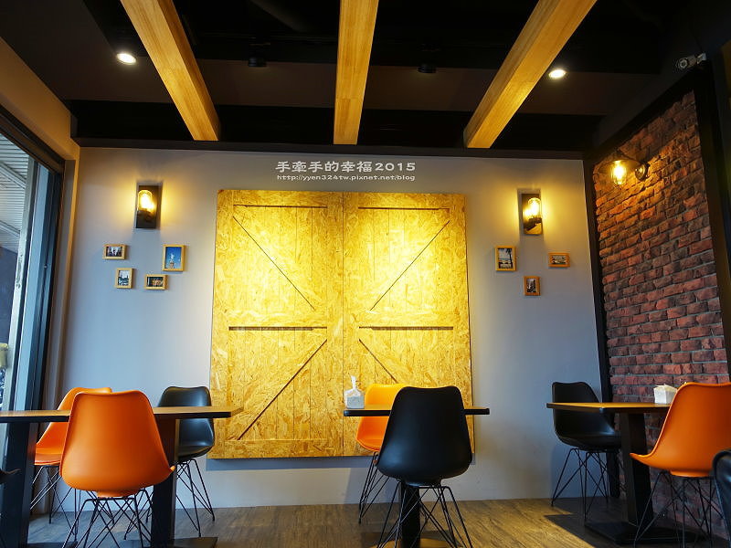 two monkeys151206010 two monkeys151206010