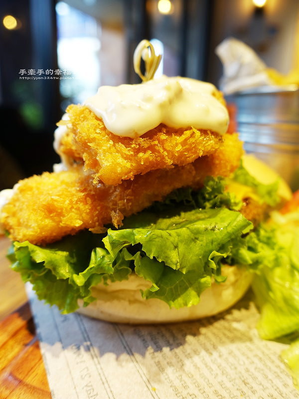 two monkeys151206026 two monkeys151206026