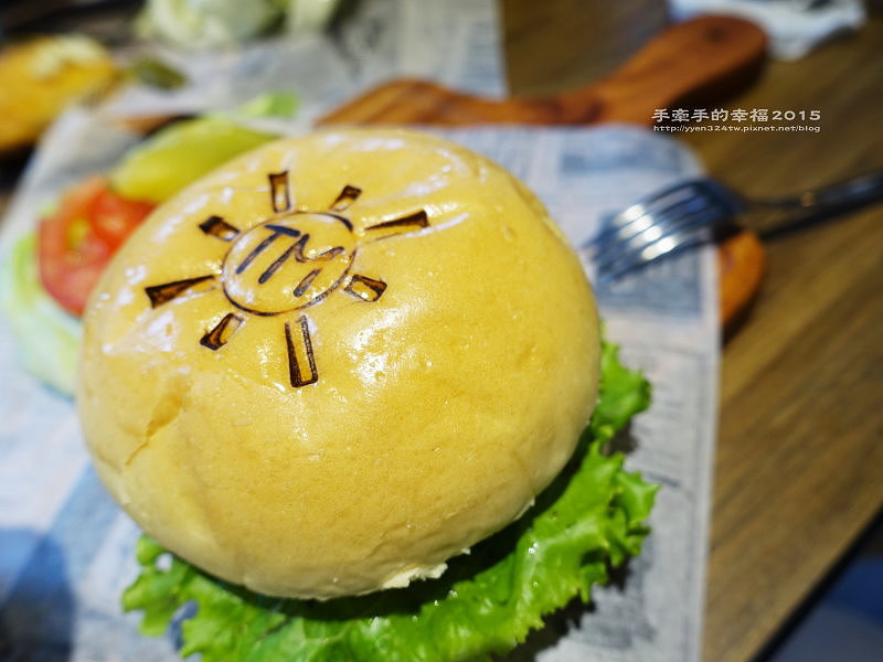 two monkeys151206027 two monkeys151206027