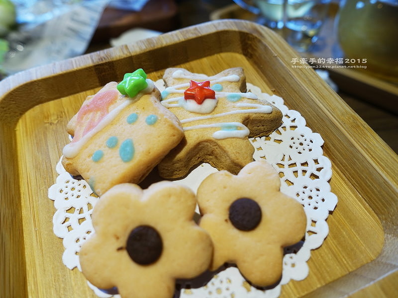 two monkeys151206032 two monkeys151206032