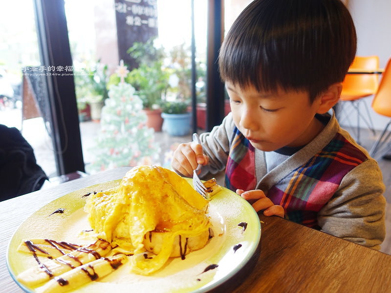 two monkeys151206034 two monkeys151206034