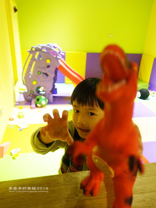 two monkeys151206040 two monkeys151206040