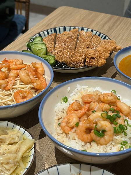 信義A13台灣小吃-忠青商行「台北也有好吃的蝦仁飯」