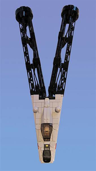 lego-alphabet-spaceship-v.jpg