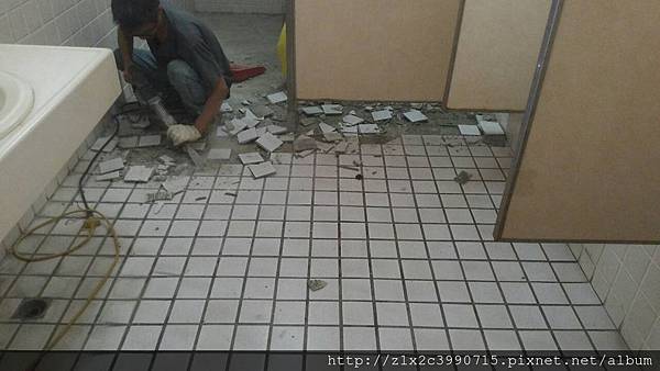 台中五權西路浴室整修 台中浴室翻新改建 台中浴室天花板修理 台中馬桶臉盆更換 磁磚拆除更新 台中浴室門 台中浴缸 台中浴室防水抓漏0977 140 159 台中浴室整修 台中浴室修繕 台中浴室天花板修理 台中馬桶更換 地磚拆除更新 台中浴室門 台中浴缸 台中臉盆0977 140 159