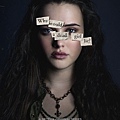 漢娜（凱瑟琳蘭佛德 Katherine Langford 飾）