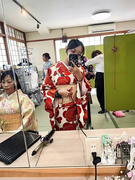 【日本旅遊】前進京都 體驗一日優雅櫻花妹 京小町 道地和服出