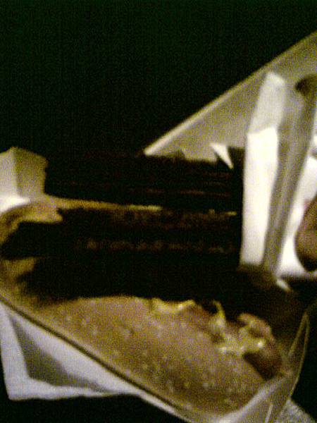 新光晚餐 - 味道普通的巧納棒... (魔鬼銀爪場).JPG