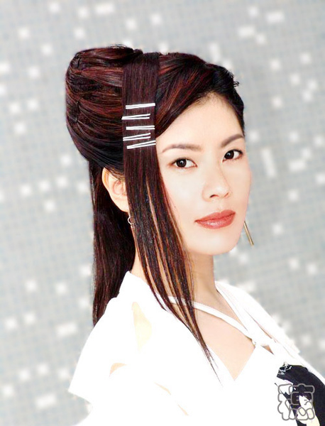 Makiko Esumi 江角真紀子