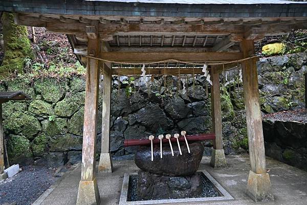 【日本京都】京都近郊鞍馬山，大天狗所在的鞍馬寺，靈氣滿滿的山