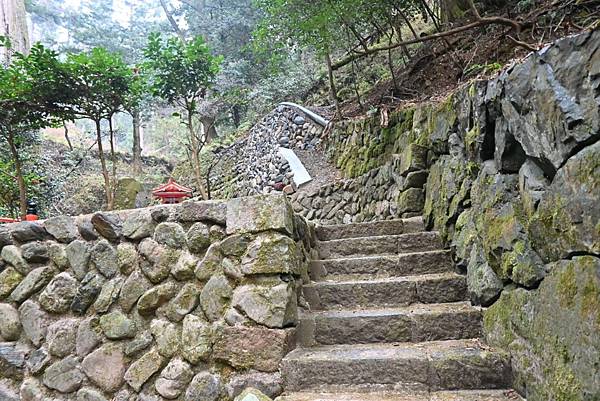 【日本京都】京都近郊鞍馬山，大天狗所在的鞍馬寺，靈氣滿滿的山