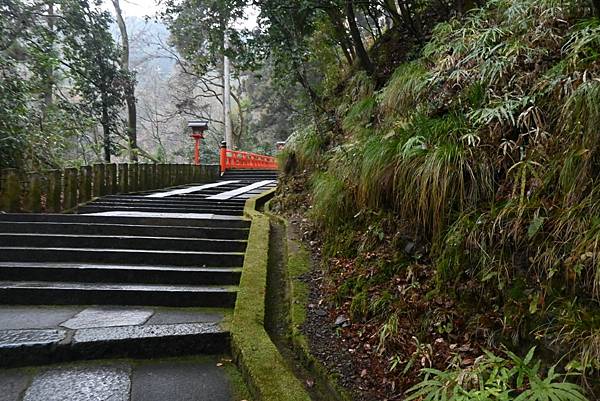 【日本京都】京都近郊鞍馬山，大天狗所在的鞍馬寺，靈氣滿滿的山