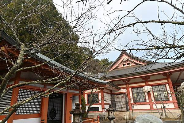 【日本京都】京都近郊鞍馬山，大天狗所在的鞍馬寺，靈氣滿滿的山