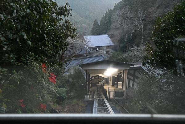 【日本京都】京都近郊鞍馬山，大天狗所在的鞍馬寺，靈氣滿滿的山