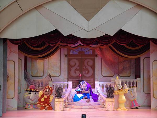 Beauty and the Beast - Live on Stage 看個秀消化一下