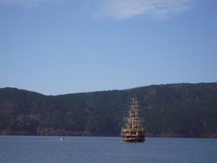 0bc18a3a2504a590480e8e39c39da020 Hakone-2010秋天在箱根(上)芦之湖與海賊船