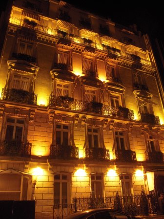 1322898128-3555228779 Paris-Hotel Lancaster
