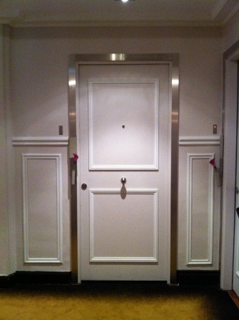 1322898140-97104743 Paris-Hotel Lancaster