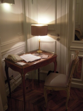 1322898149-851684081 Paris-Hotel Lancaster