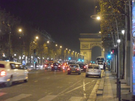 1323874099-230334959 Paris-走馬看花 香榭麗舍大道/凱旋門/聖母院/羅浮宮/塞納河