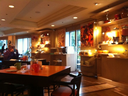 1332169644-1163765426 Singapore-Swissotel Hotel Stamford