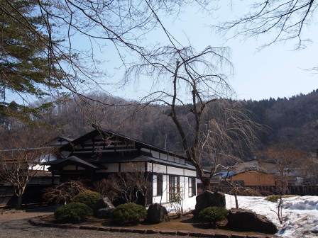1338091185-952491322 Kakunodate-小京都角館 武家屋敷散步中(2012東北秘湯追櫻之旅Day2-1)
