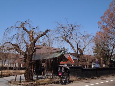 1338091189-107022802 Kakunodate-小京都角館 武家屋敷散步中(2012東北秘湯追櫻之旅Day2-1)