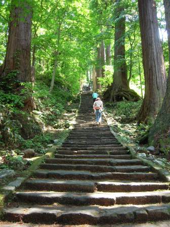 1339231418-117346384 Tsuruoka-米其林三星景點 2446階的試煉/出羽三山神社的修行/國寶五重塔