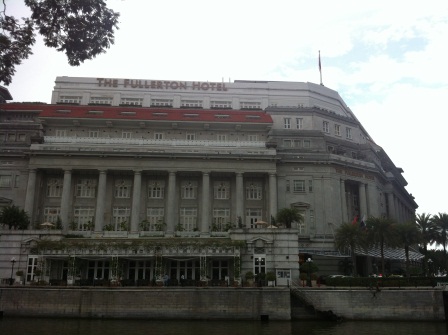 1340283038-2233366283 Singapore-The Fullerton Hotel精緻小而美的泳池畔