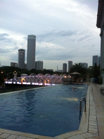 1340283071-1002816415 Singapore-The Fullerton Hotel精緻小而美的泳池畔