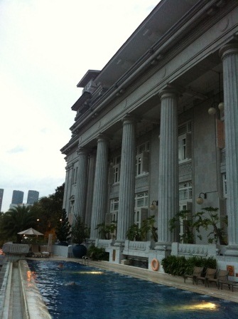 1340283074-3996256643 Singapore-The Fullerton Hotel精緻小而美的泳池畔