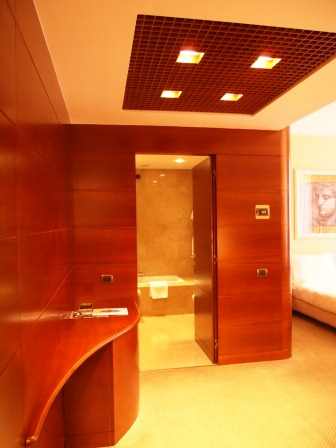 1342195413-401626629 Milano-UNA Hotel Casuni(2012旋風歐洲五國之二)