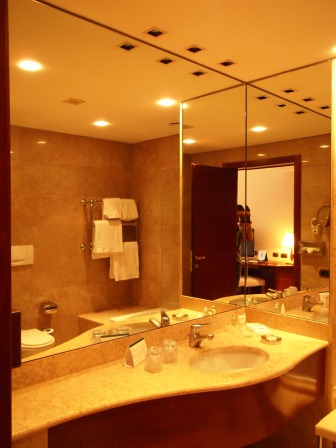 1342195415-55846836 Milano-UNA Hotel Casuni(2012旋風歐洲五國之二)
