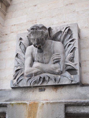 1342257801-2160028484 Brussels-Manneken Pis尿尿小童 到底是有名在哪裡?(2012旋風歐洲五國之七)